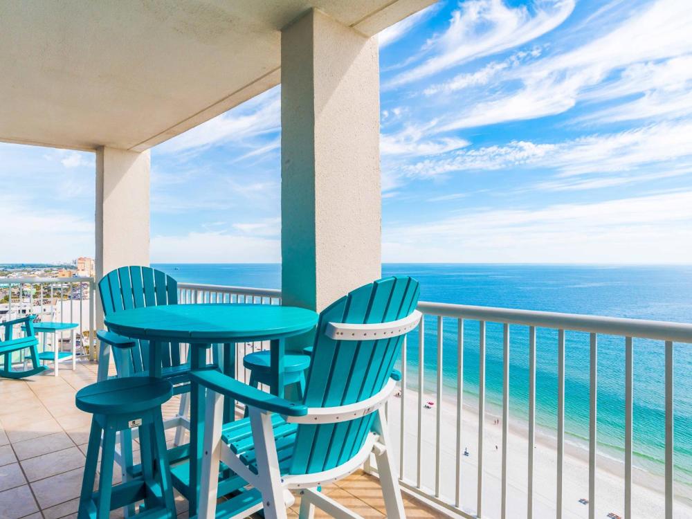 Three-Bedroom Apartment with Ocean View interior